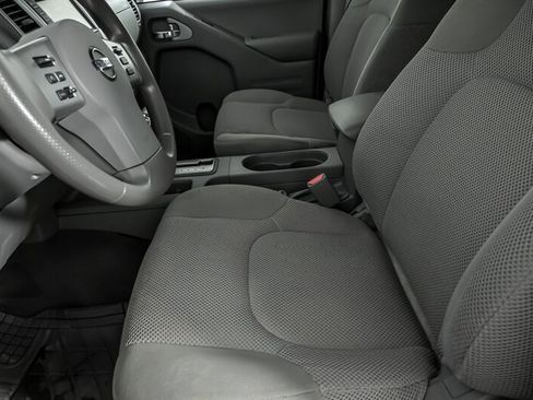 Used 2019 Nissan Frontier SV image 16