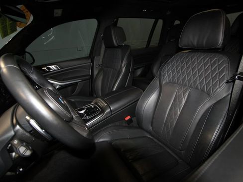 Used 2023 BMW X7 xDrive40i w/ Executive Package image 4