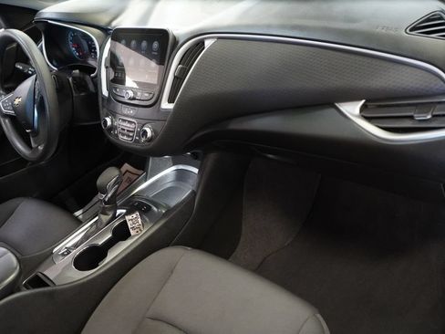 Used 2025 Chevrolet Malibu LT FWD image 21