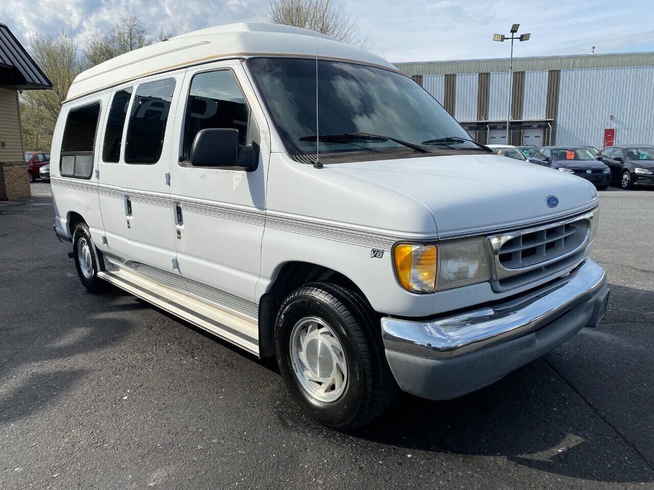 Used 1997 Ford E-150 and Econoline 150 RWD image 3