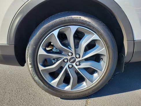 Used 2022 Lincoln Nautilus Reserve image 9