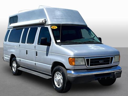 Used 2005 Ford E-350 and Econoline 350 XL RWD image 10