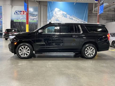 Used 2023 Chevrolet Suburban Premier image 2