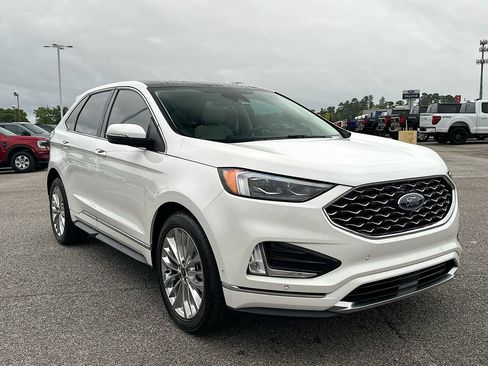Certified 2021 Ford Edge Titanium w/ Equipment Group 301A FWD image 2