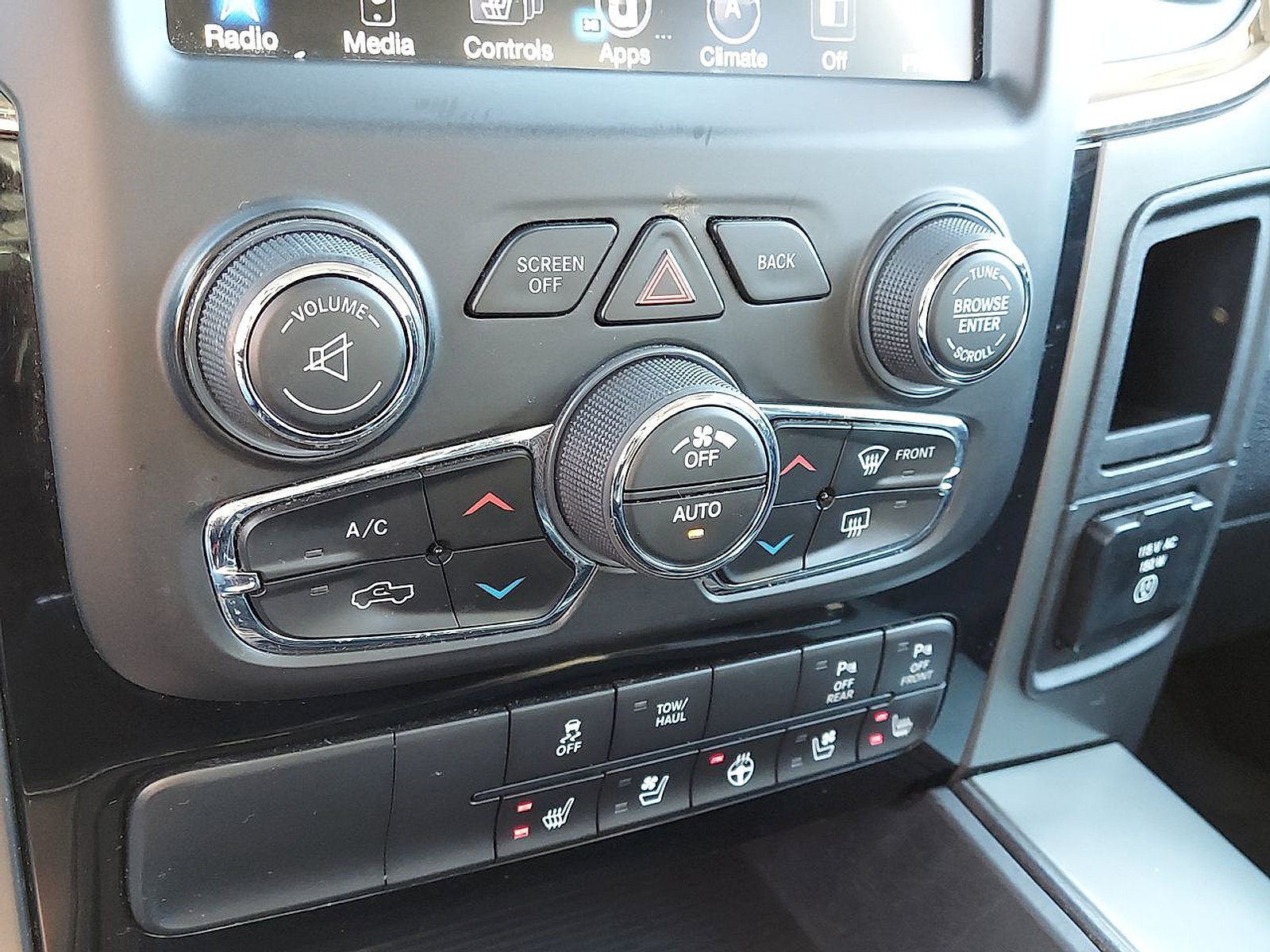 Used 2017 RAM 1500 Sport w/ Convenience Group AWD/4WD image 17