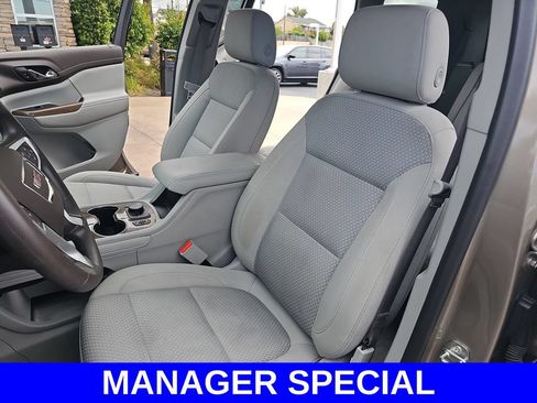Used 2023 GMC Acadia SLE w/ Driver Convenience Package AWD/4WD image 16