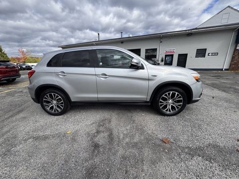 Used 2019 Mitsubishi Outlander Sport SE FWD image 7