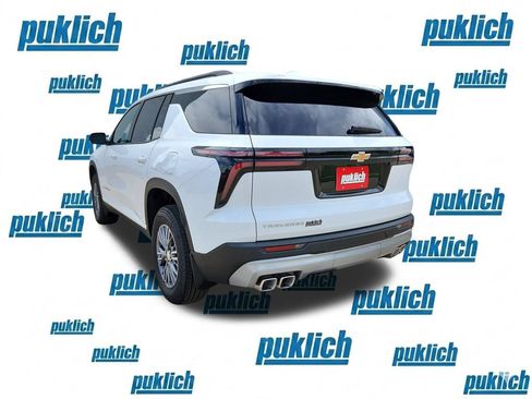 New 2026 Chevrolet Traverse LT FWD image 3