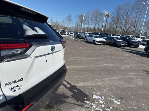 Used 2024 Toyota RAV4 Limited image 31