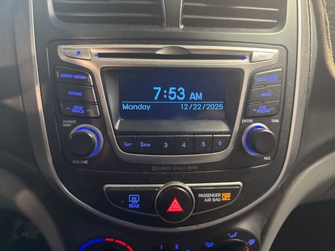 Used 2015 Hyundai Accent GLS w/ Option Group 02 image 17