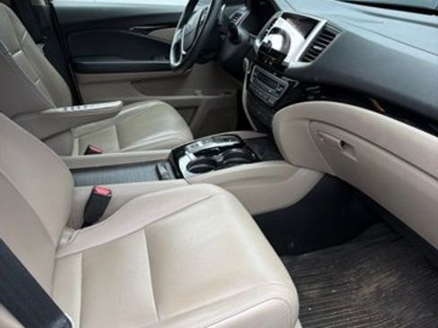 Used 2017 Honda Pilot Touring image 15