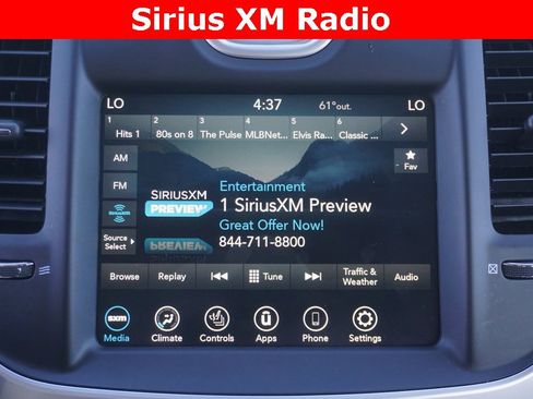 Used 2023 Chrysler 300 Touring L image 10