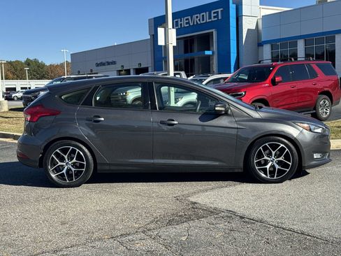 Used 2017 Ford Focus SEL image 11