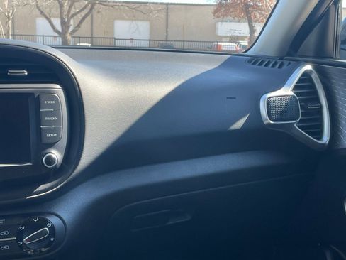 Used 2025 Kia Soul LX w/ LX Technology Package image 35