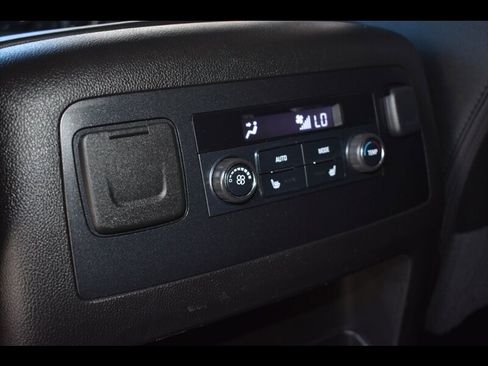 Used 2017 Chevrolet Suburban Premier image 24