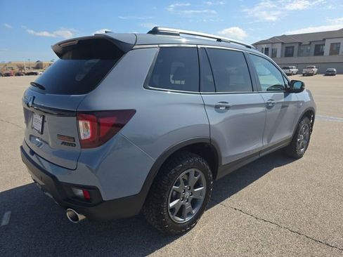 Used 2025 Honda Passport TrailSport image 13