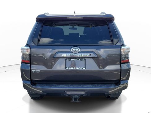 Used 2014 Toyota 4Runner SR5 AWD/4WD image 5