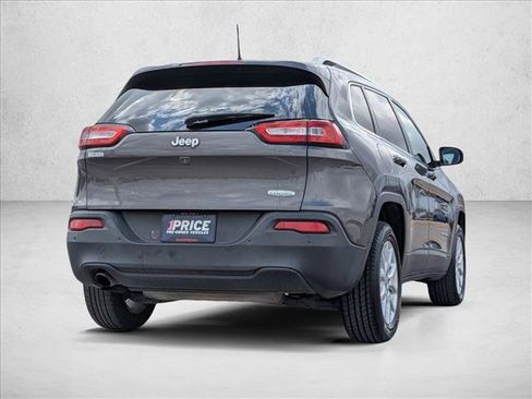 Used 2018 Jeep Cherokee Latitude Plus w/ Comfort/Convenience Group image 5