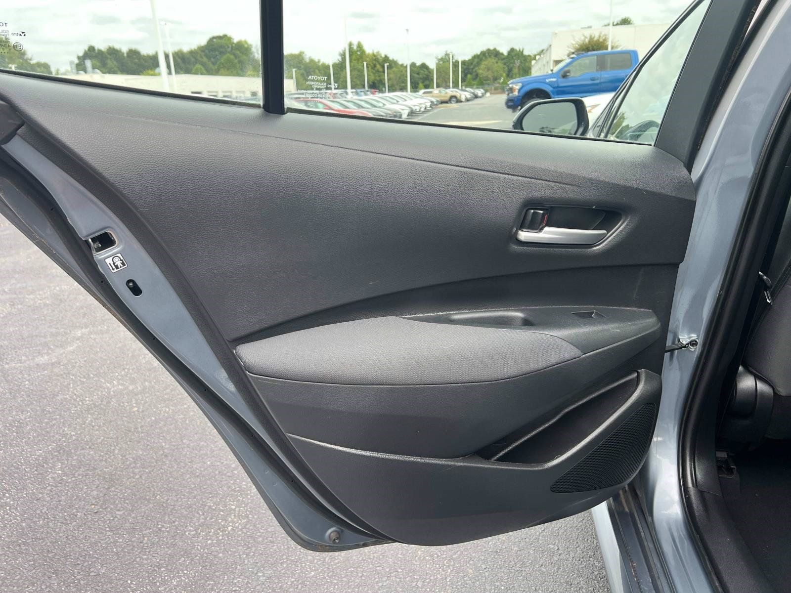 Used 2020 Toyota Corolla LE FWD image 10