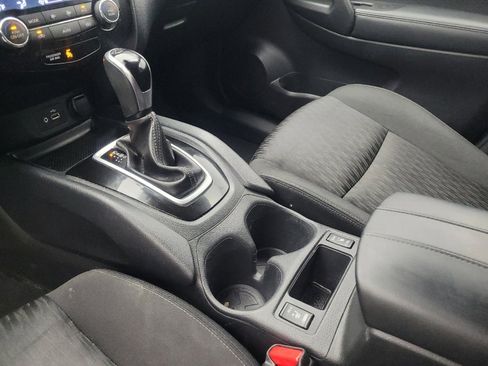 Used 2019 Nissan Rogue SV AWD/4WD image 26