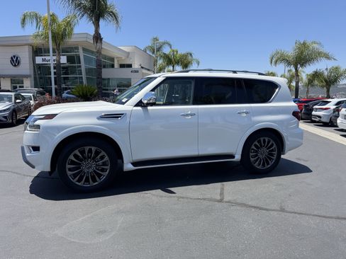 Used 2024 Nissan Armada Platinum w/ Captain's Chairs Package RWD image 7