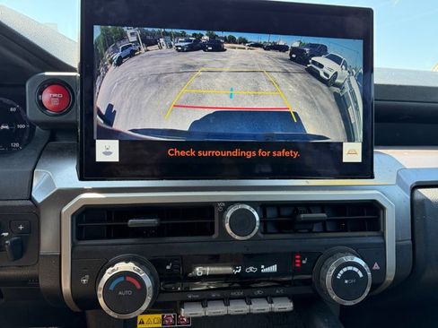 Used 2024 Toyota Tacoma TRD Off-Road w/ TRD Off Road Upgrade Package AWD/4WD image 18
