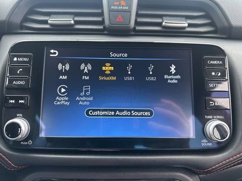 Used 2024 Nissan Versa SR image 33