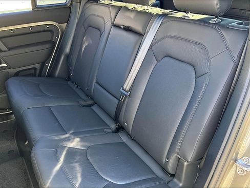 Used 2025 Land Rover Defender 110 S image 20