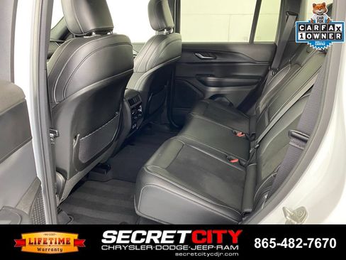 Used 2023 Jeep Grand Cherokee Altitude AWD/4WD image 29