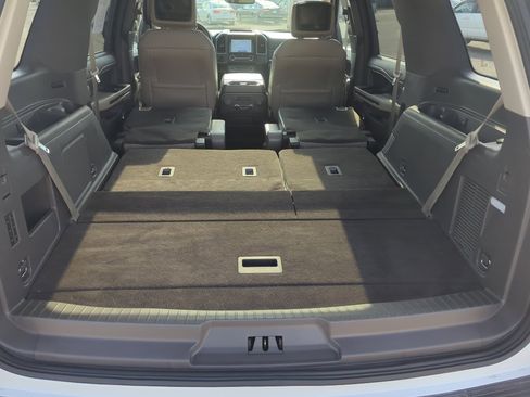 Used 2021 Ford Expedition Limited image 27