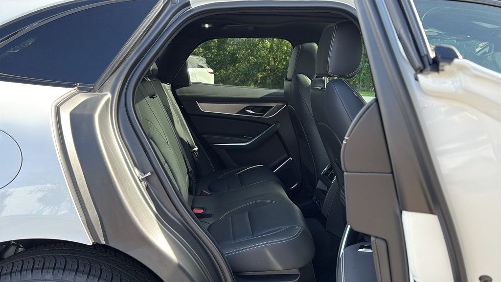 Used 2026 Jaguar F-PACE R-Dynamic S AWD/4WD image 27