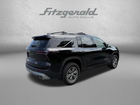Used 2025 Chevrolet Traverse LT w/ LPO, Floor Liner Package FWD image 8