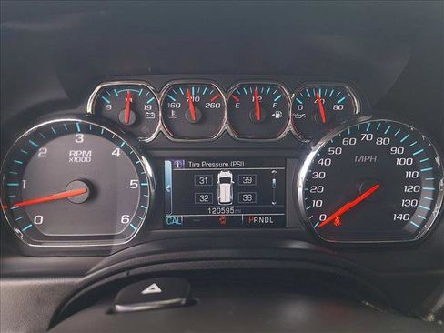 Used 2020 Chevrolet Suburban LT RWD image 12
