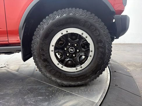 Used 2023 Ford Bronco Badlands AWD/4WD image 9