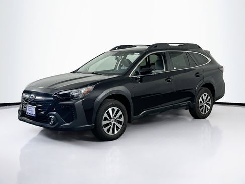 Used 2023 Subaru Outback Premium AWD/4WD image 1