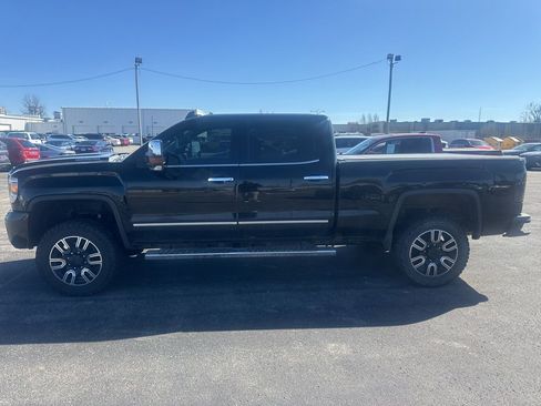 Used 2017 GMC Sierra 2500 Denali w/ Duramax Plus Package image 5