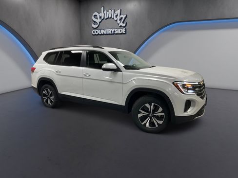 New 2026 Volkswagen Atlas SE image 2