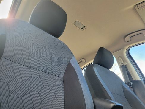 Used 2023 Nissan Versa SV image 23