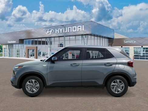 New 2026 Hyundai Venue SE image 3