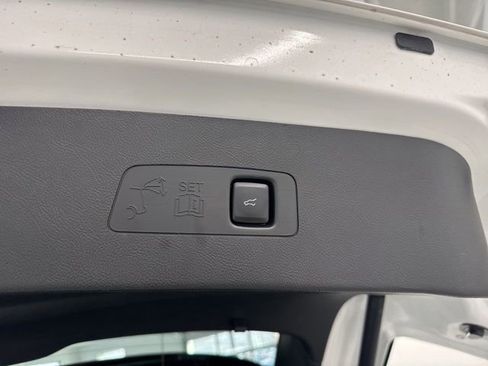 Used 2023 Lincoln Corsair Reserve image 12