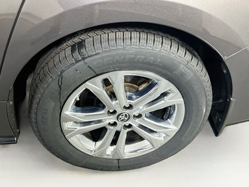 Used 2022 Toyota Sienna XSE AWD/4WD image 33