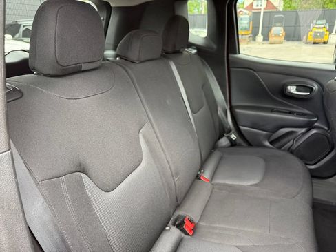 Used 2023 Jeep Renegade Latitude AWD/4WD image 21