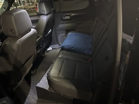 Used 2024 GMC Sierra 1500 SLT image 13