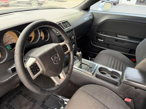 Used 2012 Dodge Challenger SXT RWD image 15