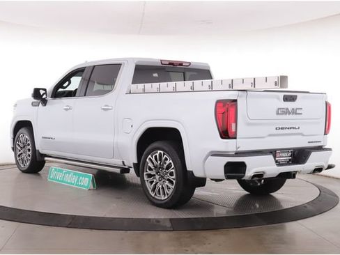 Used 2026 GMC Sierra 1500 Denali Ultimate w/ LPO, Black Badging Package AWD/4WD image 8