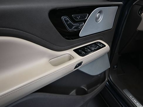 Used 2022 Lincoln Aviator Reserve w/ Equipment Group 201A RWD image 11