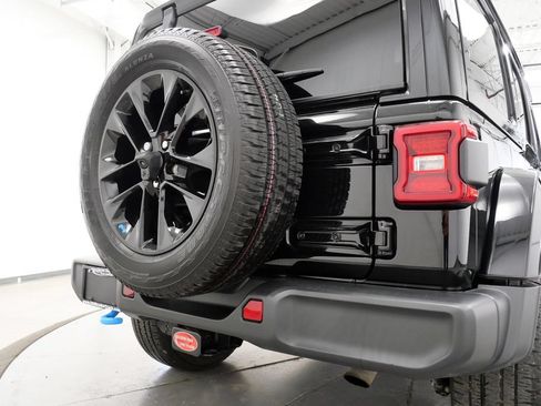 Used 2023 Jeep Wrangler Unlimited Sahara w/ Cold Weather Group AWD/4WD image 41