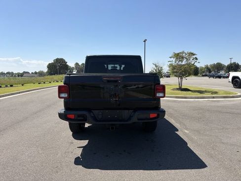 Used 2021 Jeep Gladiator Sport AWD/4WD image 4