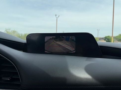 Used 2019 MAZDA MAZDA3 Hatchback image 32