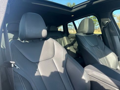 Certified 2024 BMW X4 xDrive30i w/ Premium Package image 27